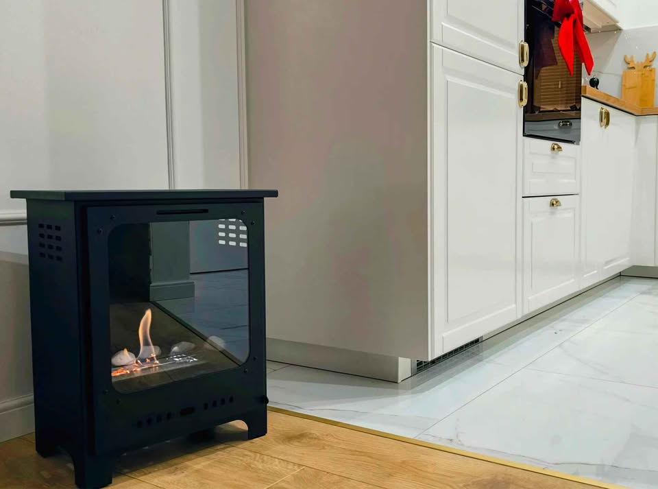 Koza Freestanding Biofireplace – Black Matte with Glass – zdjęcie 5