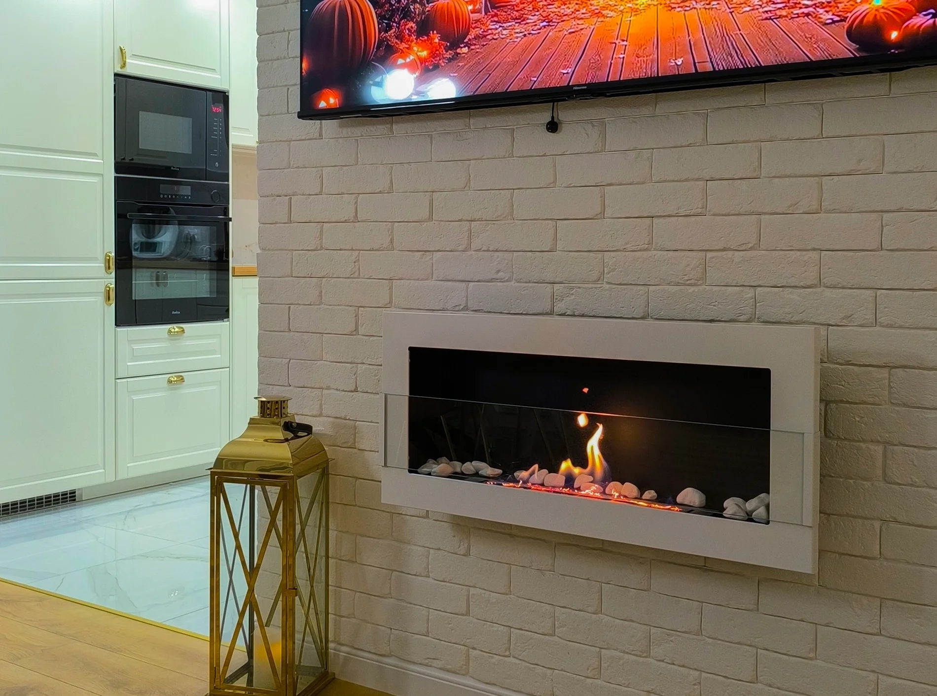 Biofireplace hanging with glass 900x400 white gloss