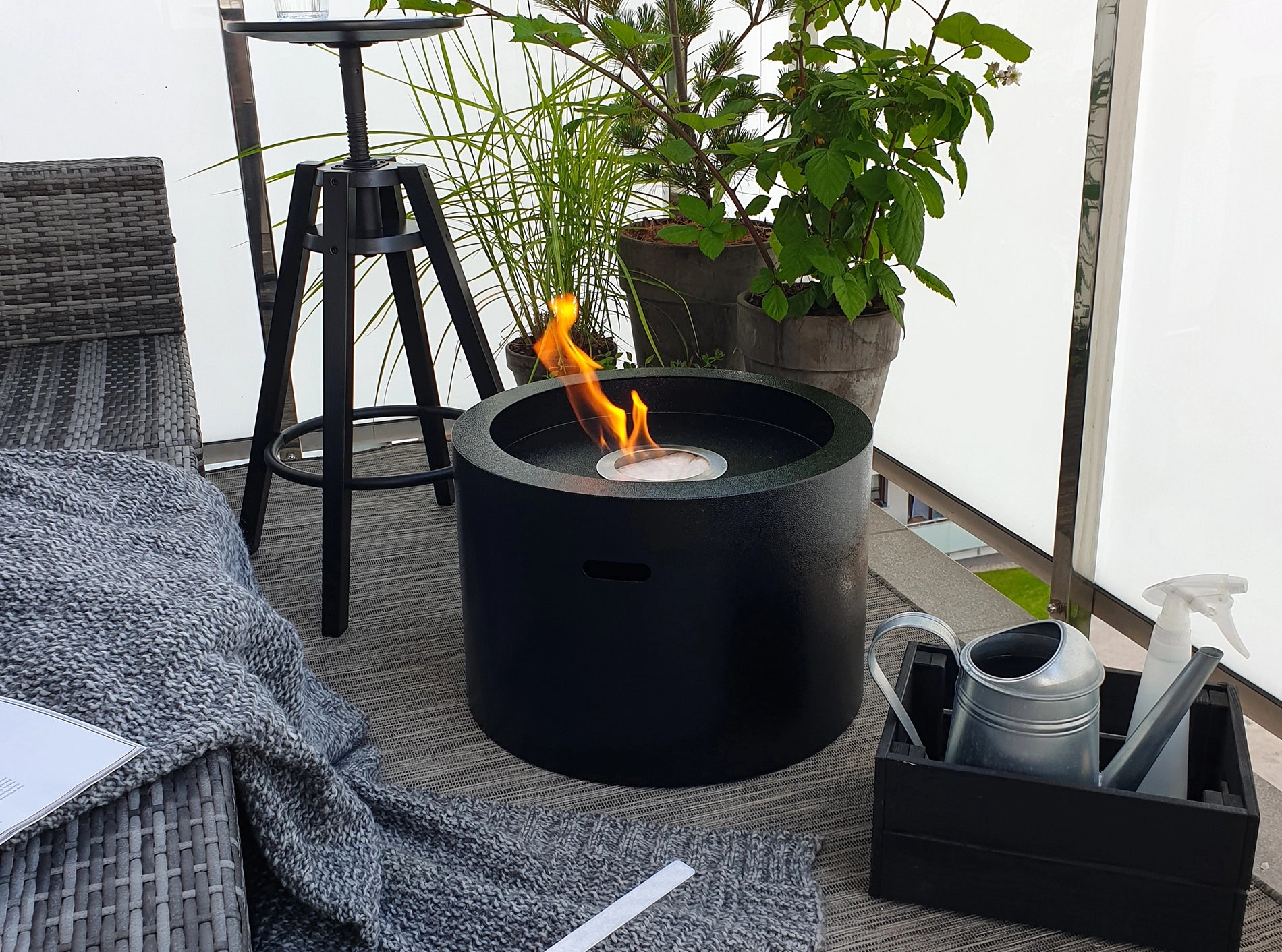 Biofireplace freestanding Moon black matte